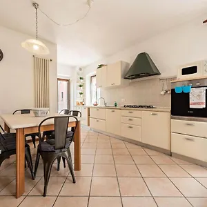la-casa-del-borgo-malcesine.hotelinveneto.com/